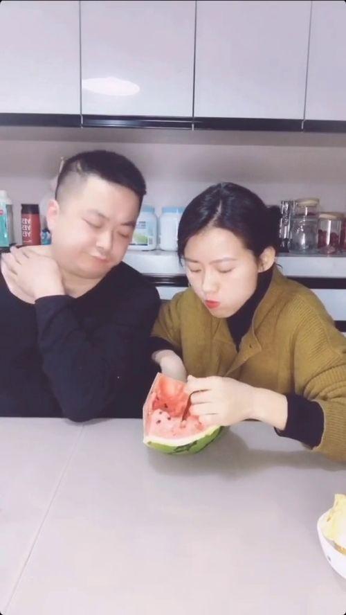 老公嗯太大了,透露出生活的微妙变化