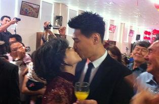 明星接吻图片动态结婚,明星情侣的甜蜜蜕变之旅