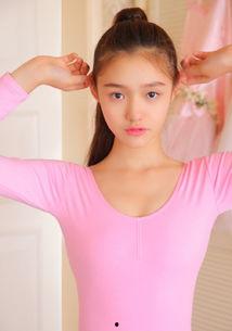 舞蹈服丝袜女生图片,展现女性魅力的舞蹈服饰风采